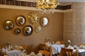 Tägliches inbegriffenes nach Wunsch zubereitetes Frühstück