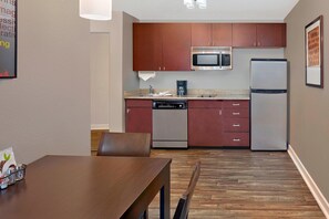 Suite, 2 chambres | Literie de qualité supérieure, bureau