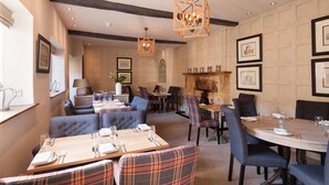 Breakfast, lunch and dinner served - The Shaven Crown (Chipping Norton)
