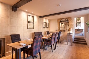 Free daily full breakfast  - The Shaven Crown (Chipping Norton)