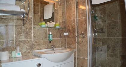 Diadem Hotel