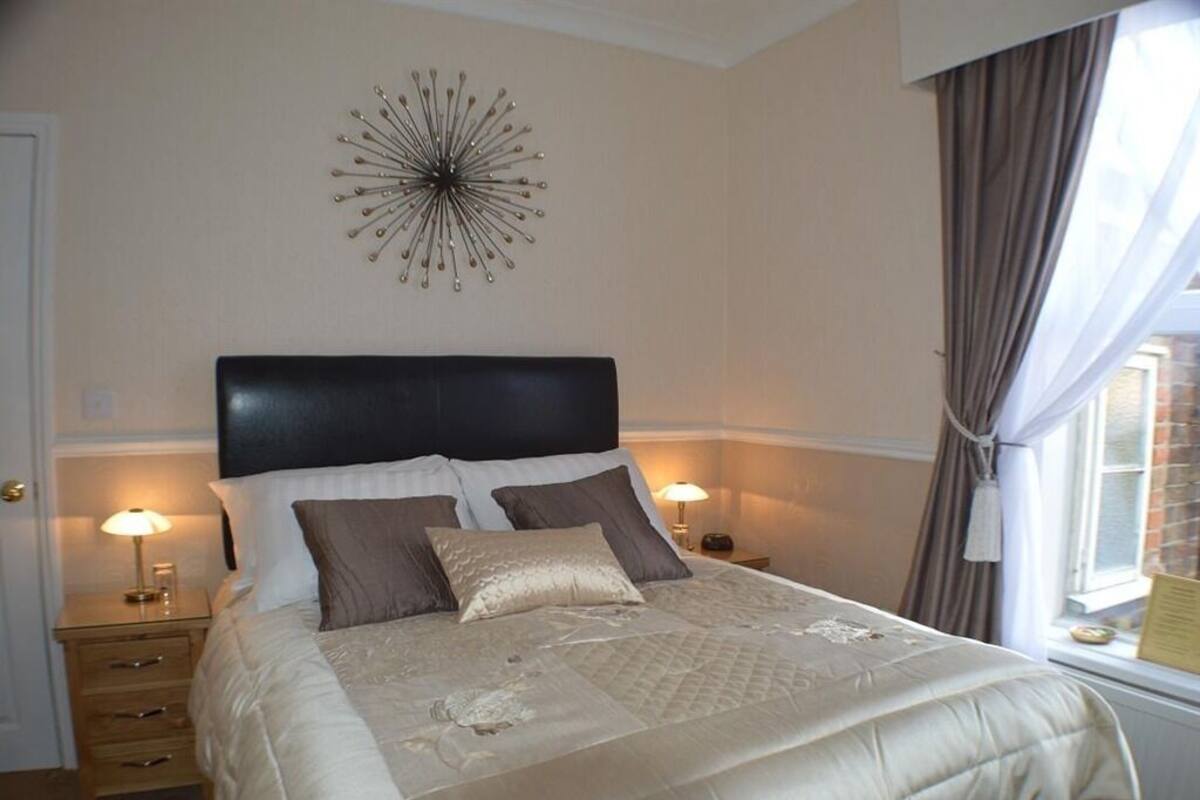Standard Double Room, Ensuite (1st Floor) | Free WiFi, bed sheets