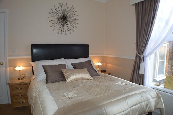 Standard Double Room, Ensuite (1st Floor) | Free WiFi, bed sheets