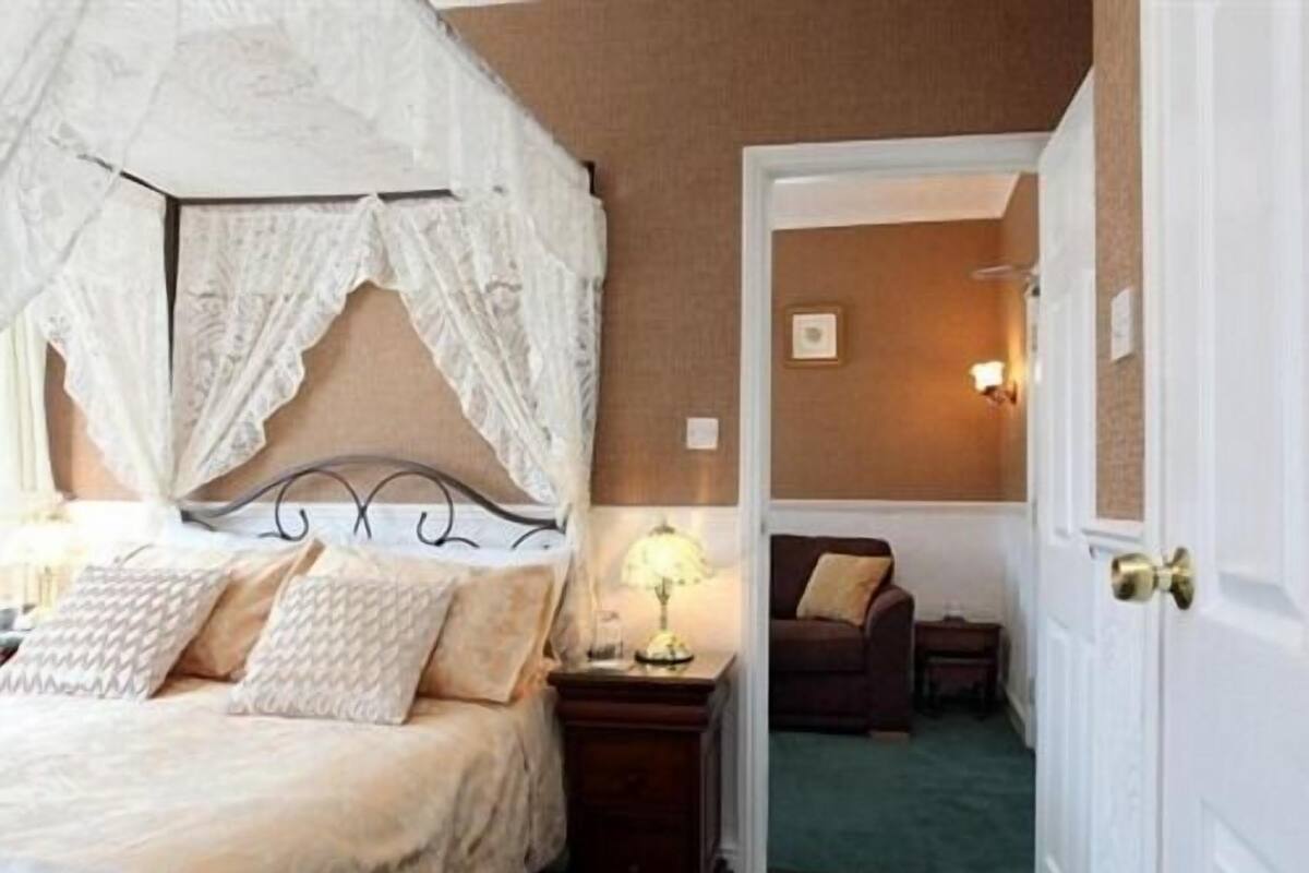 Family Suite, Ensuite (1st Floor) | Free WiFi, bed sheets