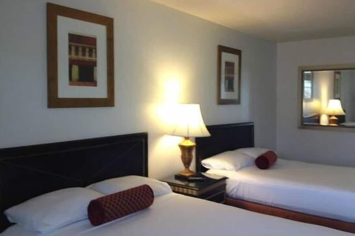 Double Room, 2 Queen Beds