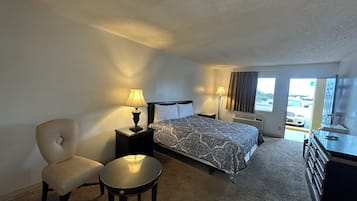 Room, 1 King Bed, Non Smoking