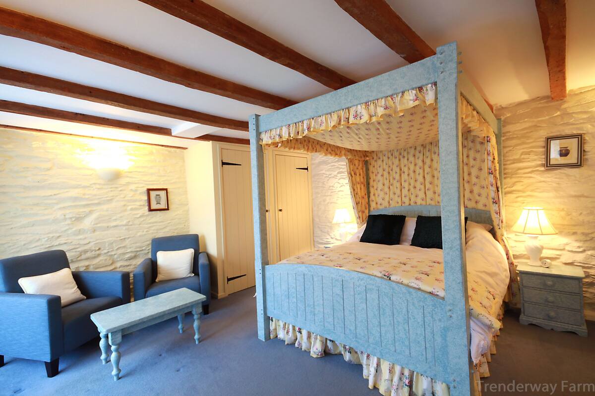 Standard Double Room (The Courtyard Barn) | Egyptian cotton sheets, premium bedding, minibar (some free items), desk