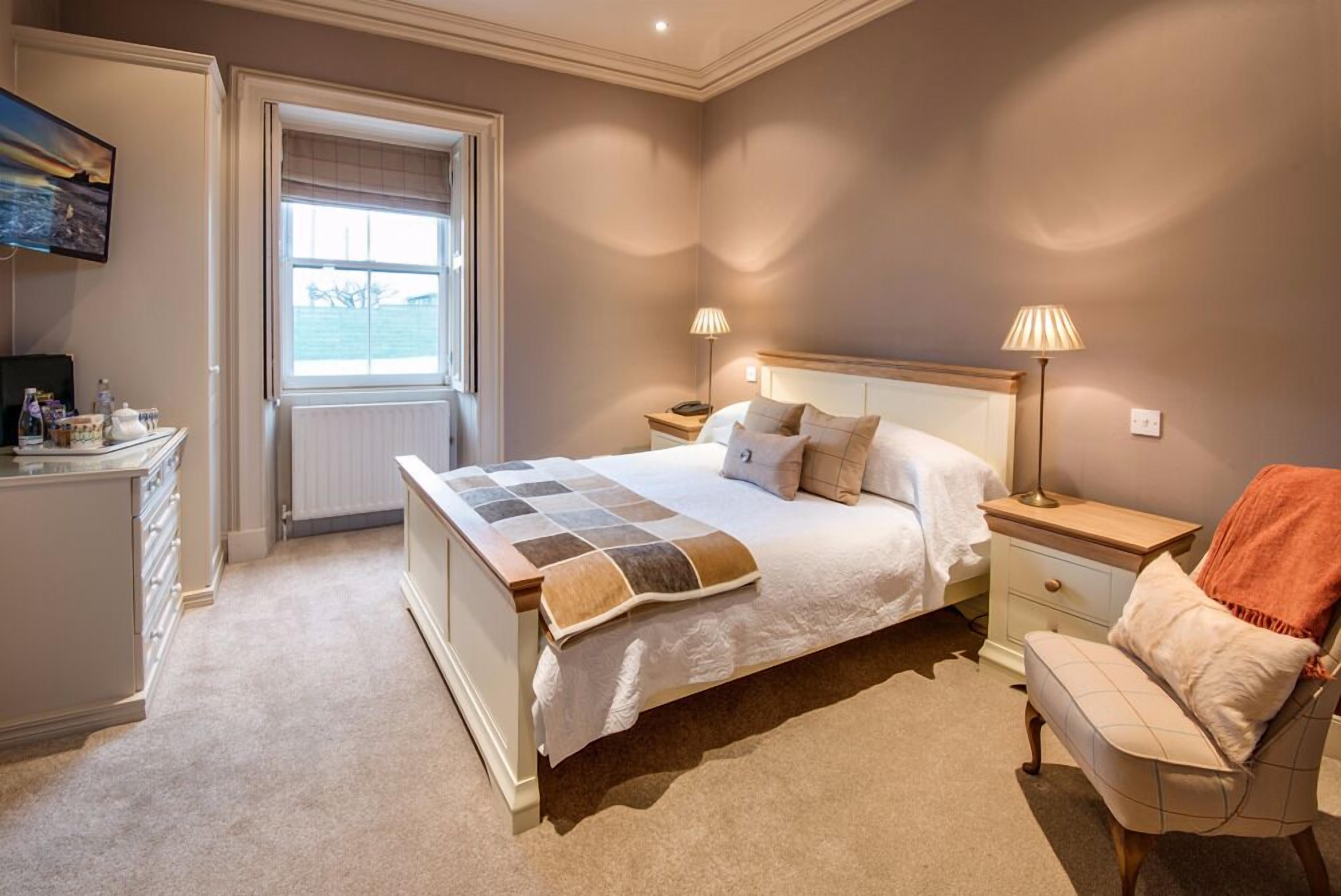 double room | egyptian cotton sheets, premium bedding, individually decorated