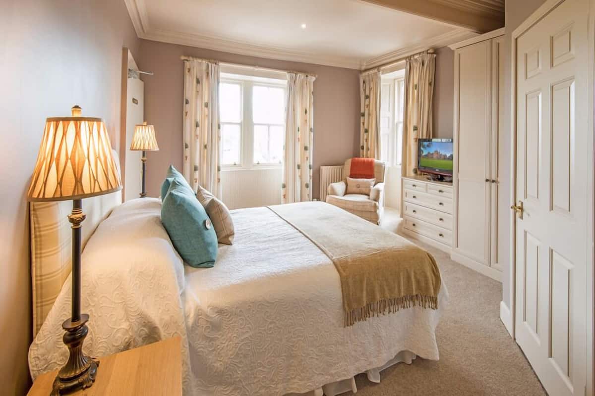 Double Room | Egyptian cotton sheets, premium bedding, individually decorated