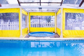 Outdoor pool - San Remo Palace Hotel (Villa Gesell)