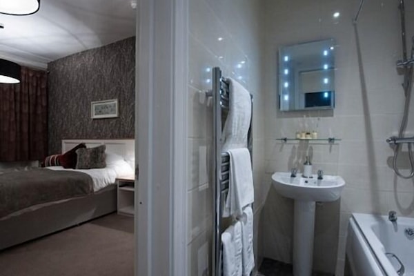 Twin Room, Ensuite
