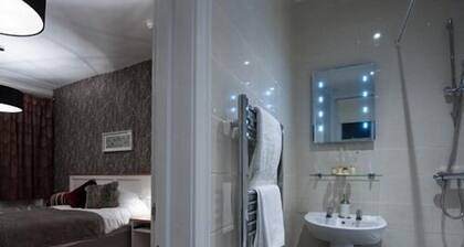 The Parkwood Hotel