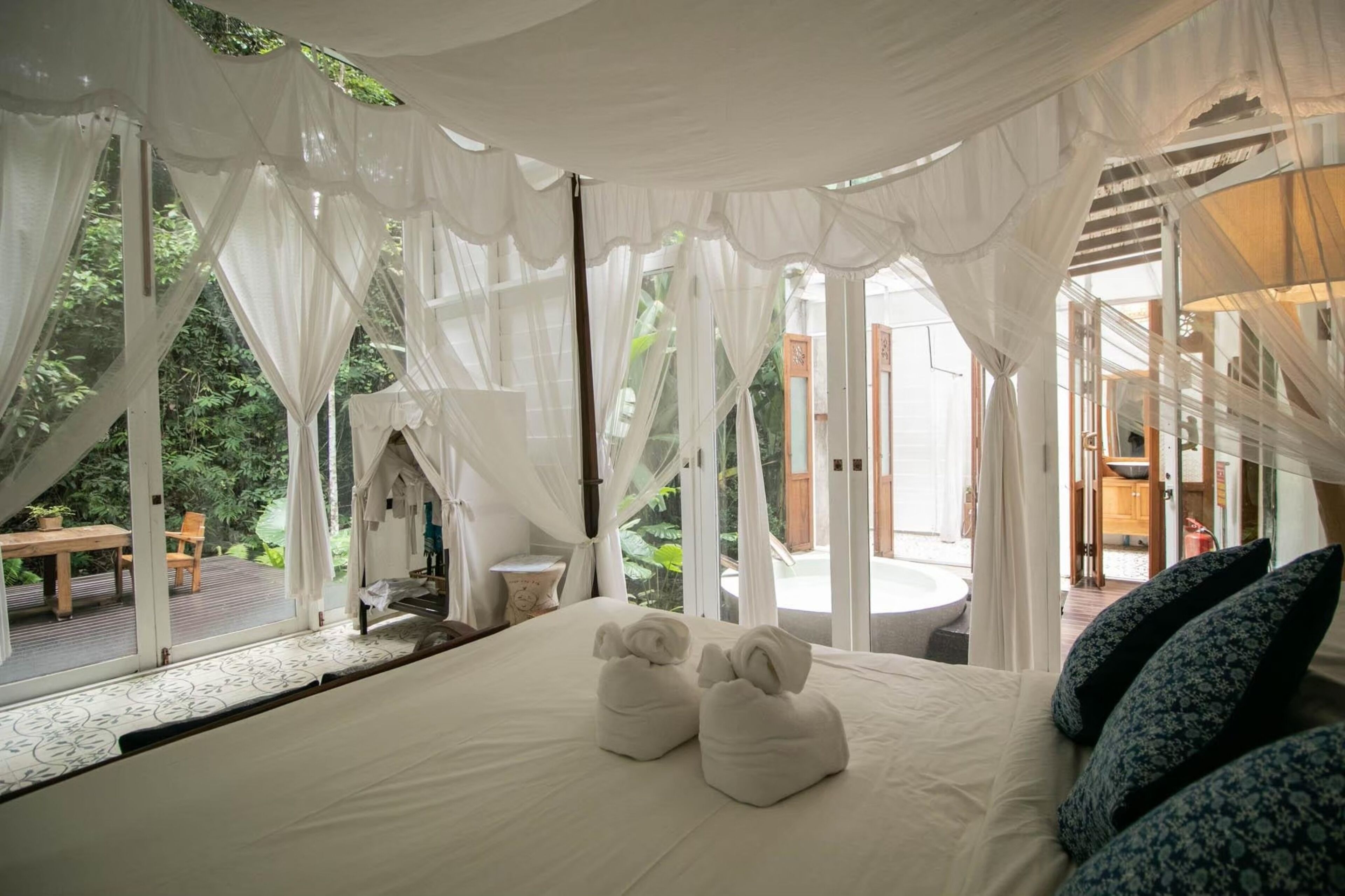 1 bedroom, premium bedding, minibar, in-room safe