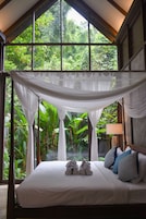 Private Villa | Premium bedding, minibar, in-room safe, desk