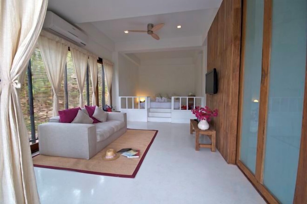 Fish Tail Room