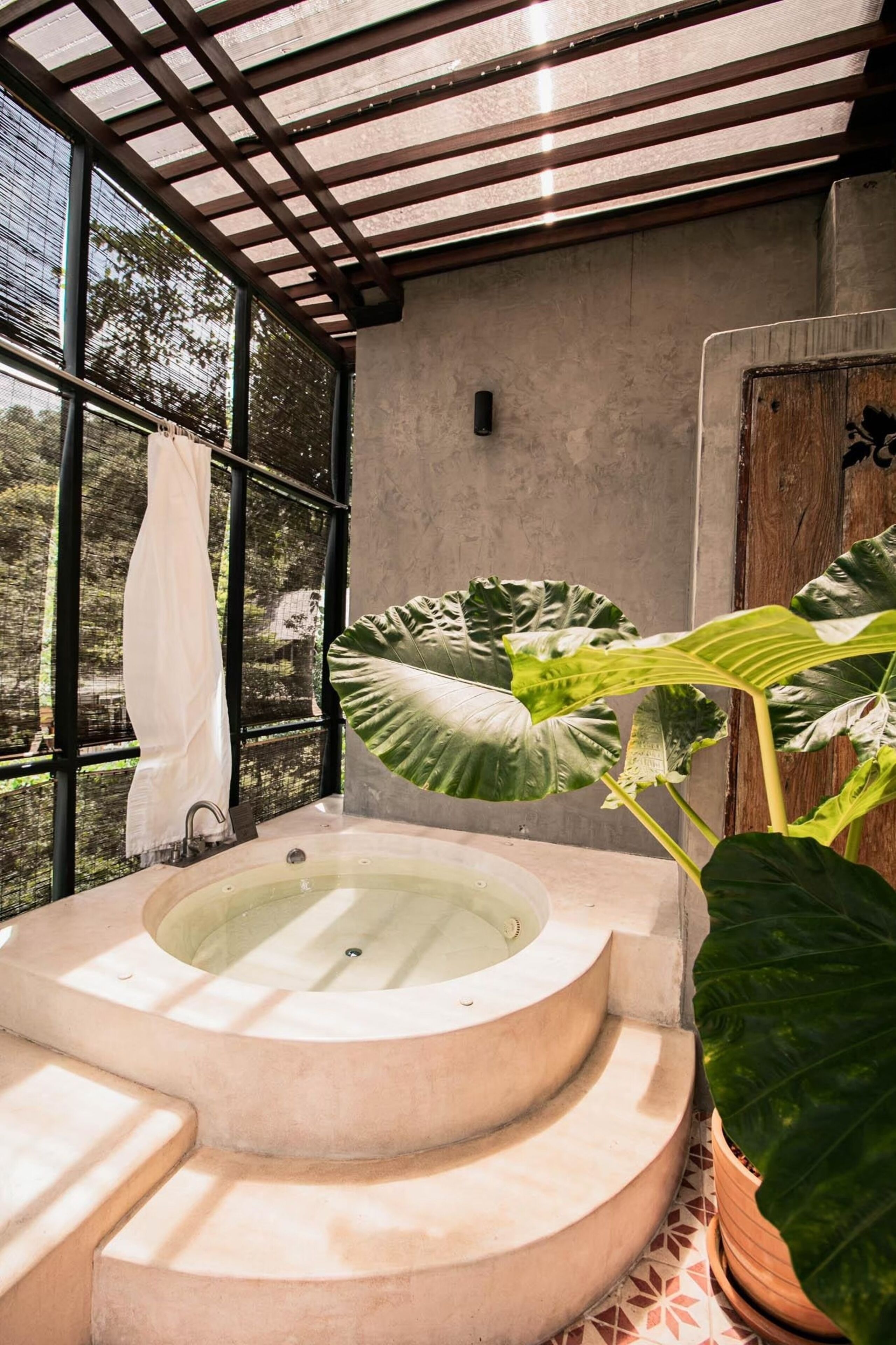 Mountain View Suite with Jacuzzi | Premium bedding, minibar, in-room safe, desk