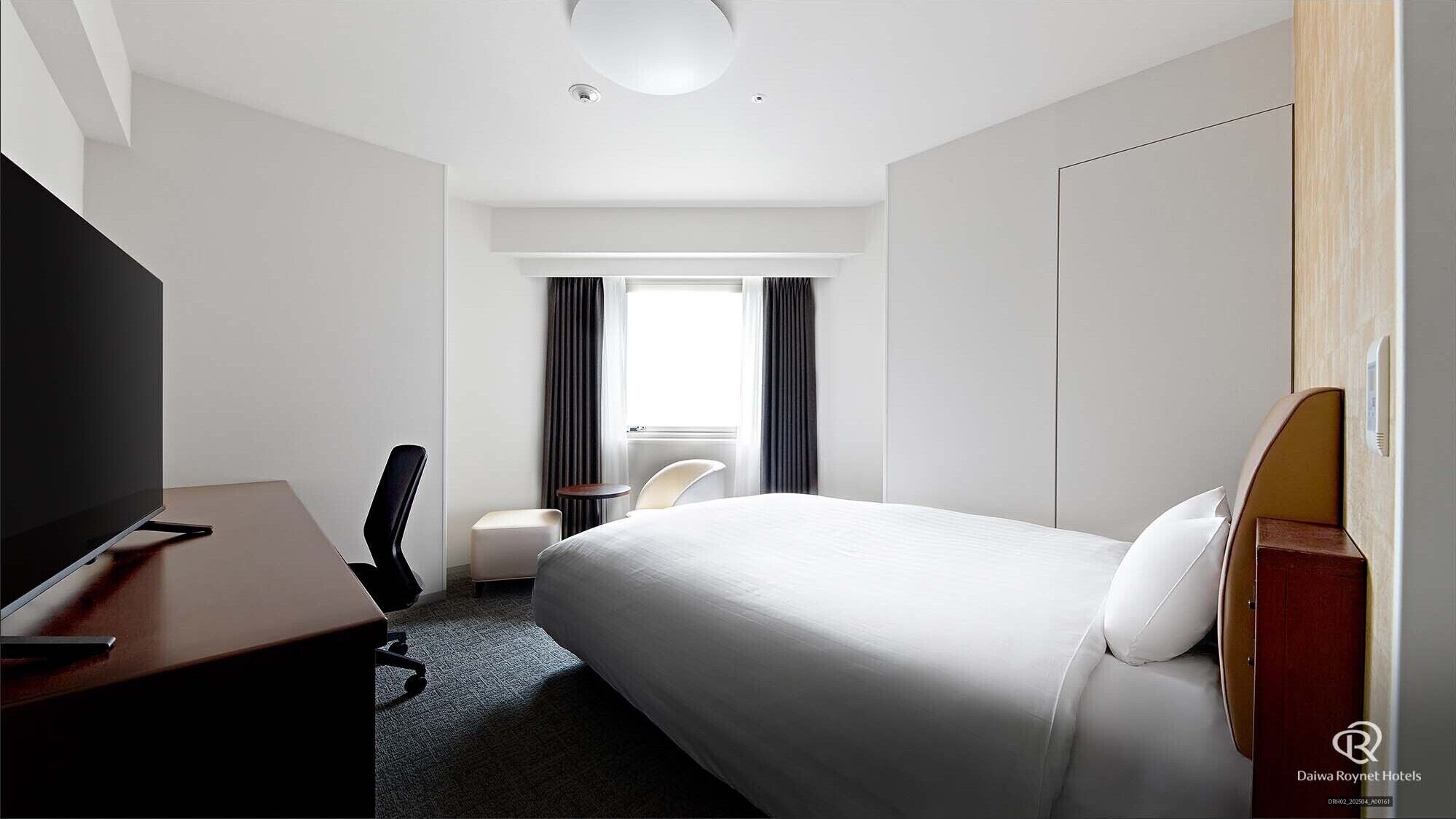 Couette en duvet d'oie, rideaux occultants, Wi-Fi gratuit, draps fournis