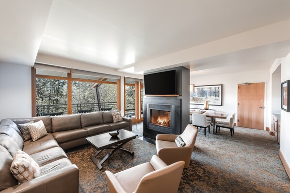 Premium bedding, down duvets, in-room safe, desk