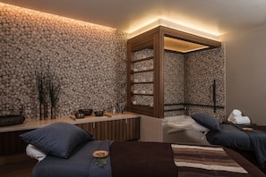 Espace de soins pour les couples, bain à remous, hammam, soins corporels