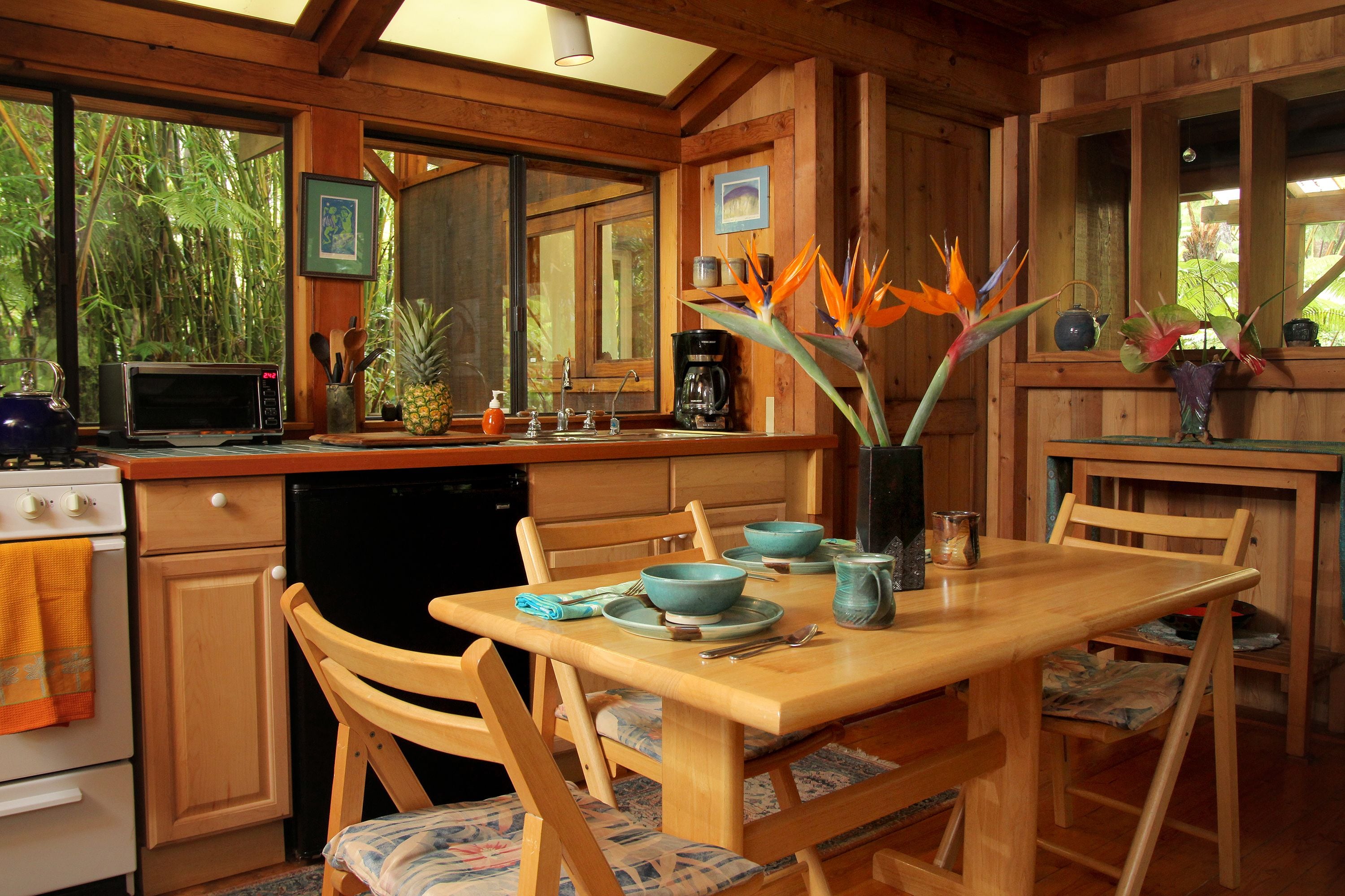 Guest Cottage  | In-room dining