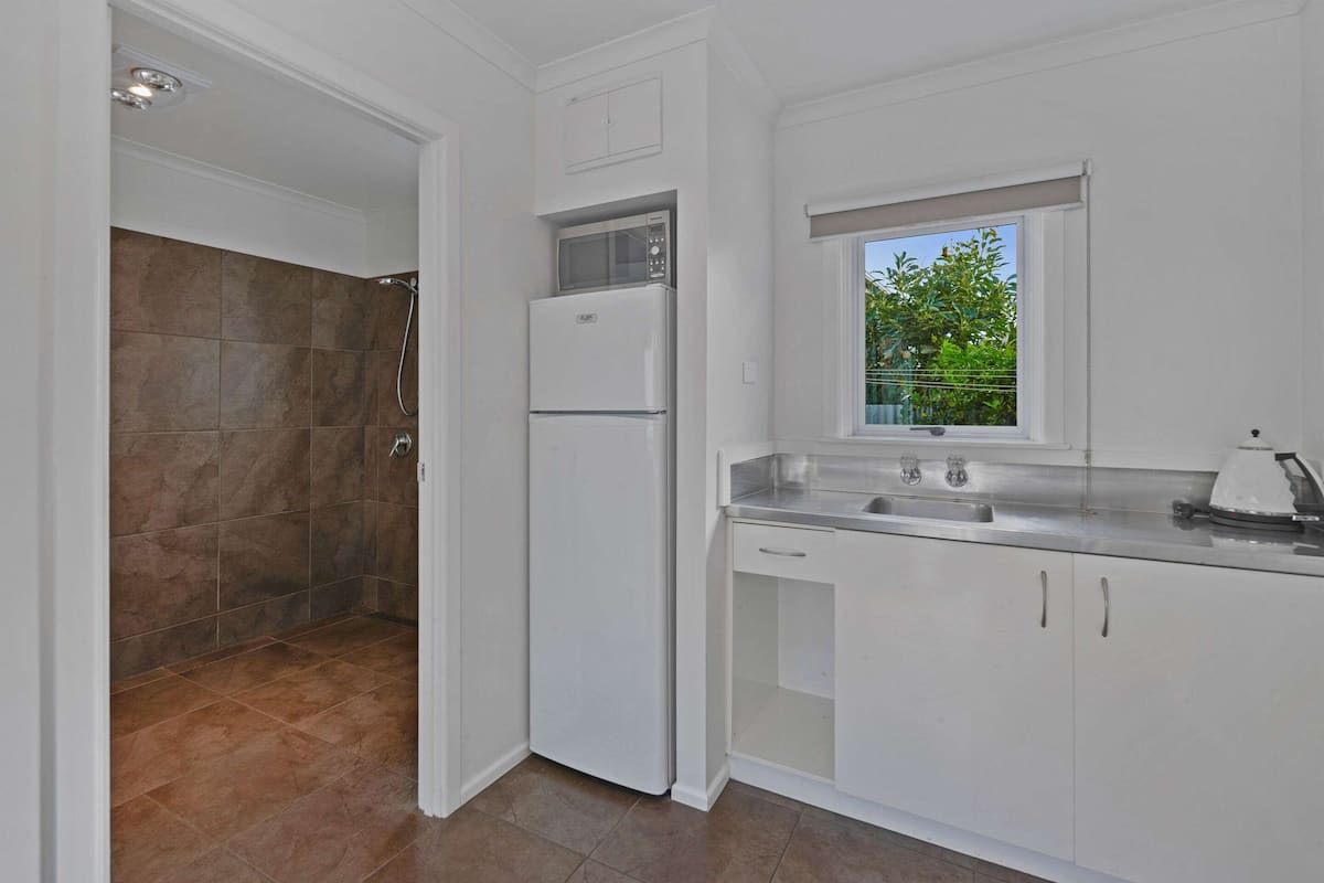 studio, kitchenette | pillow-top beds, desk, iron/ironing board, free cots/infant beds