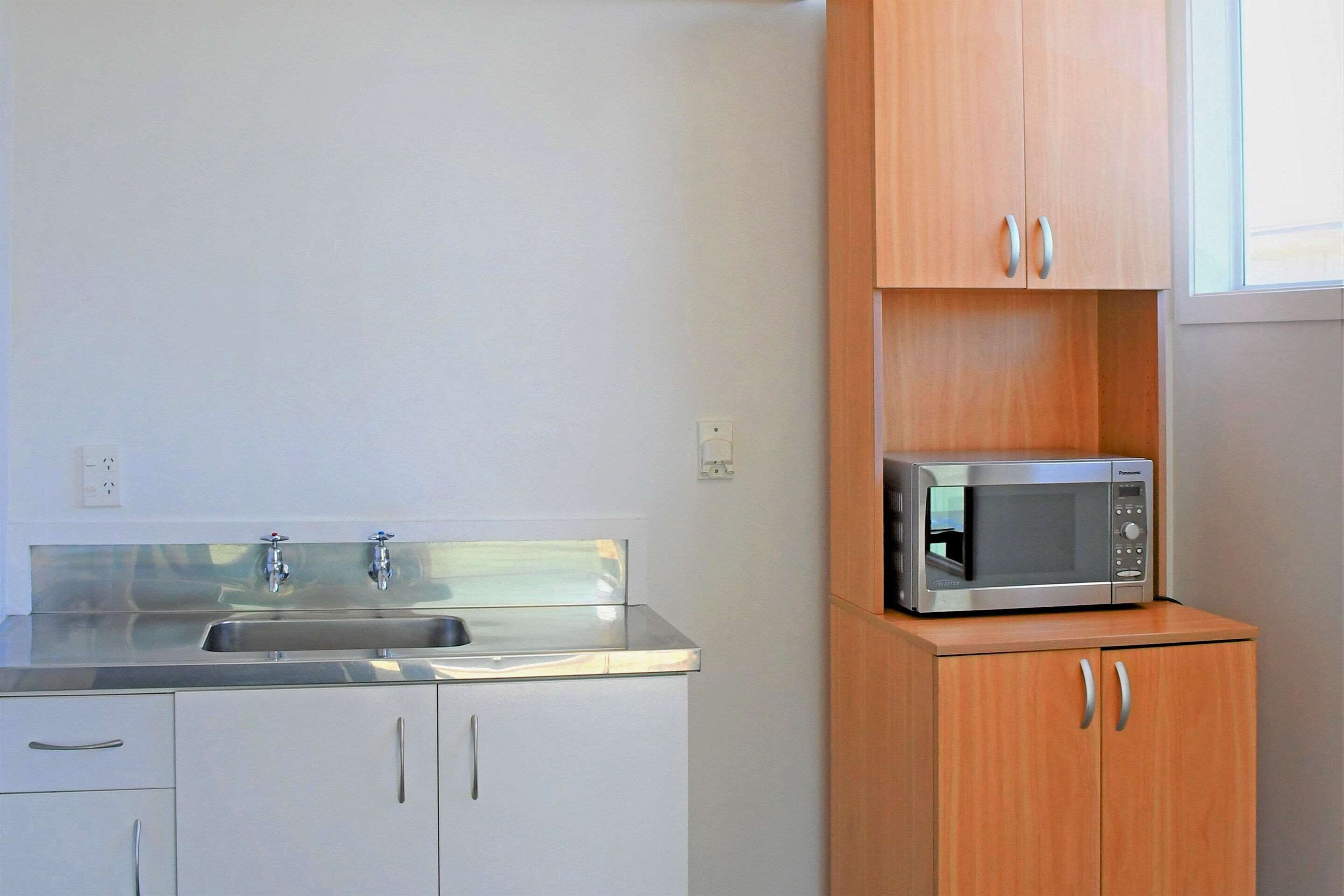 studio, kitchenette | pillow-top beds, desk, iron/ironing board, free cots/infant beds