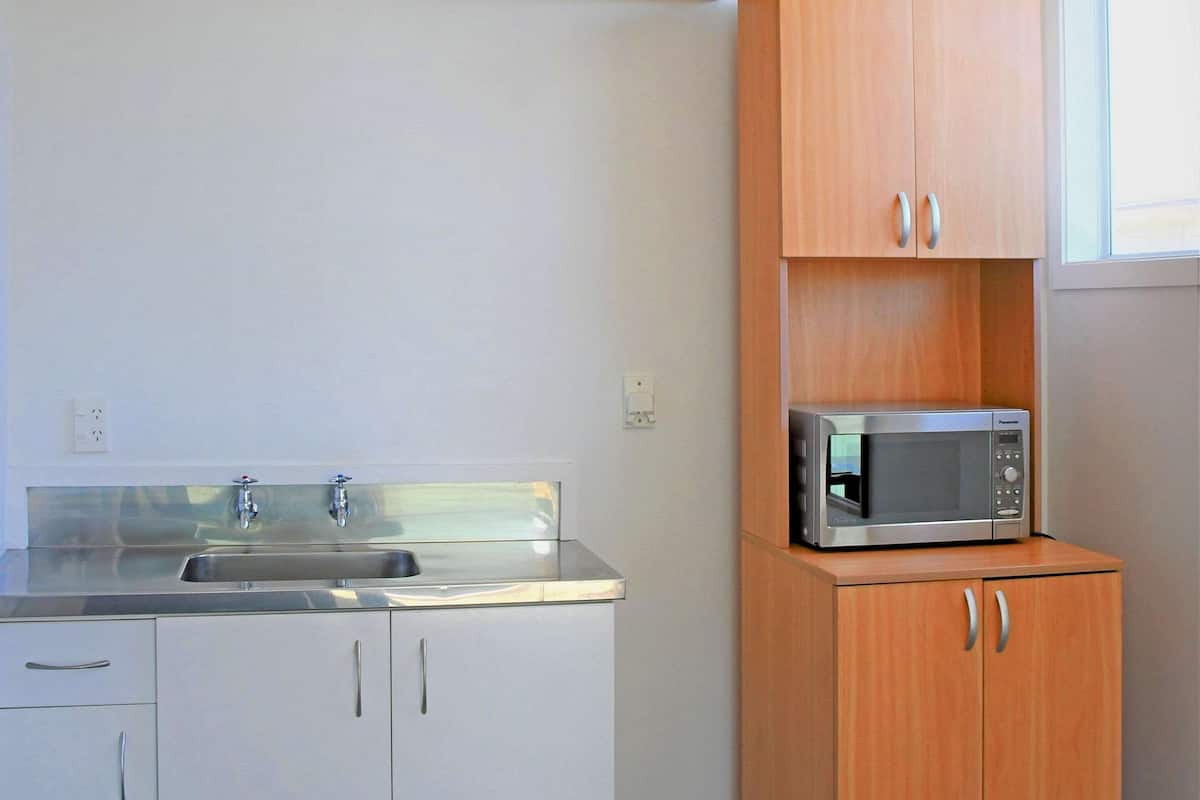 studio, kitchenette | pillow-top beds, desk, iron/ironing board, free cots/infant beds