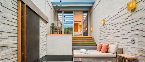 Premium bedding, in-room safe, blackout drapes, iron/ironing board