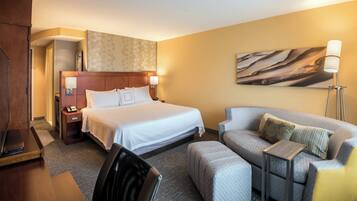 Hypo-allergenic bedding, pillowtop beds, in-room safe, desk