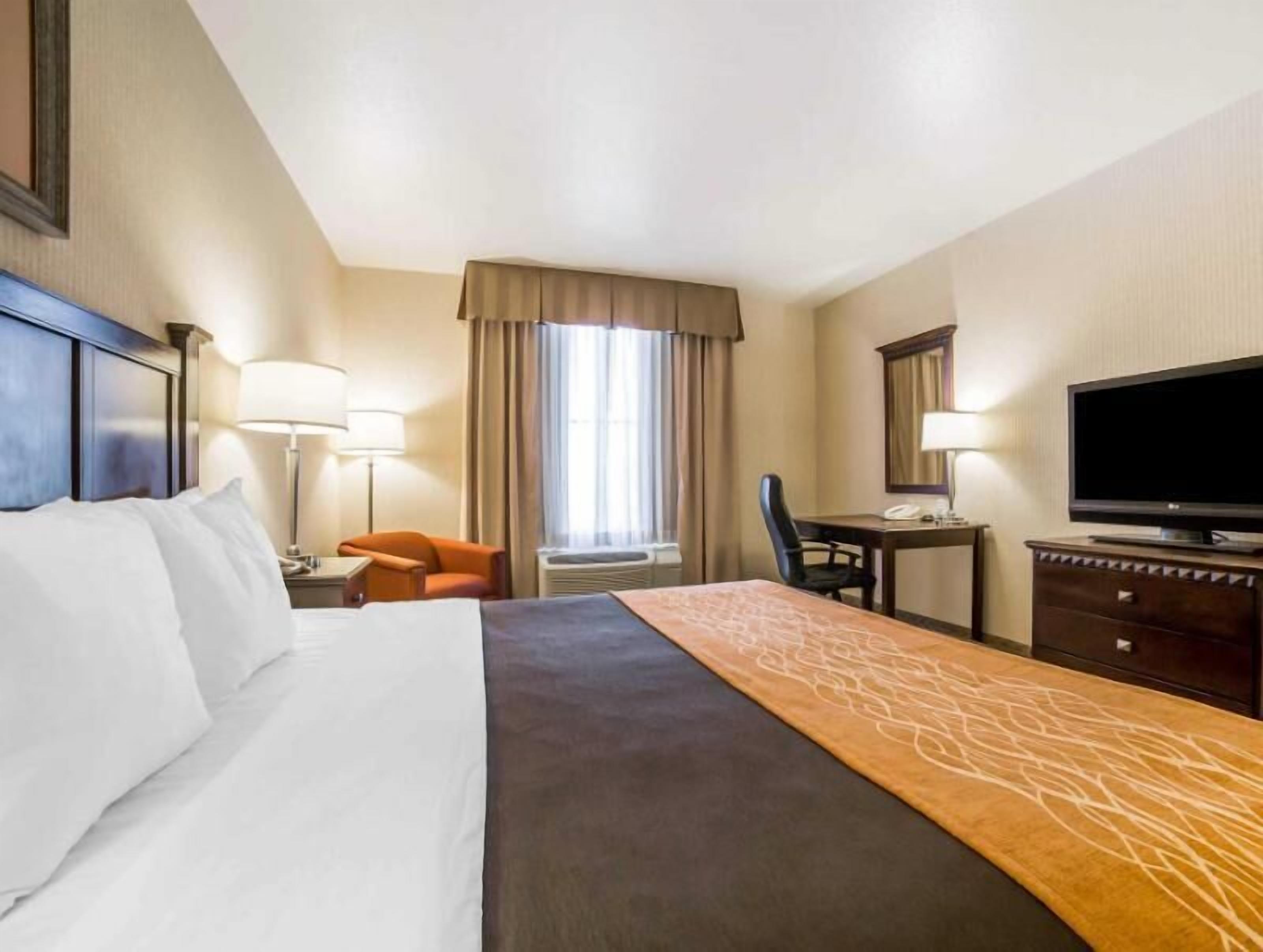 Bureau, fer et planche à repasser, Wi-Fi gratuit, draps fournis