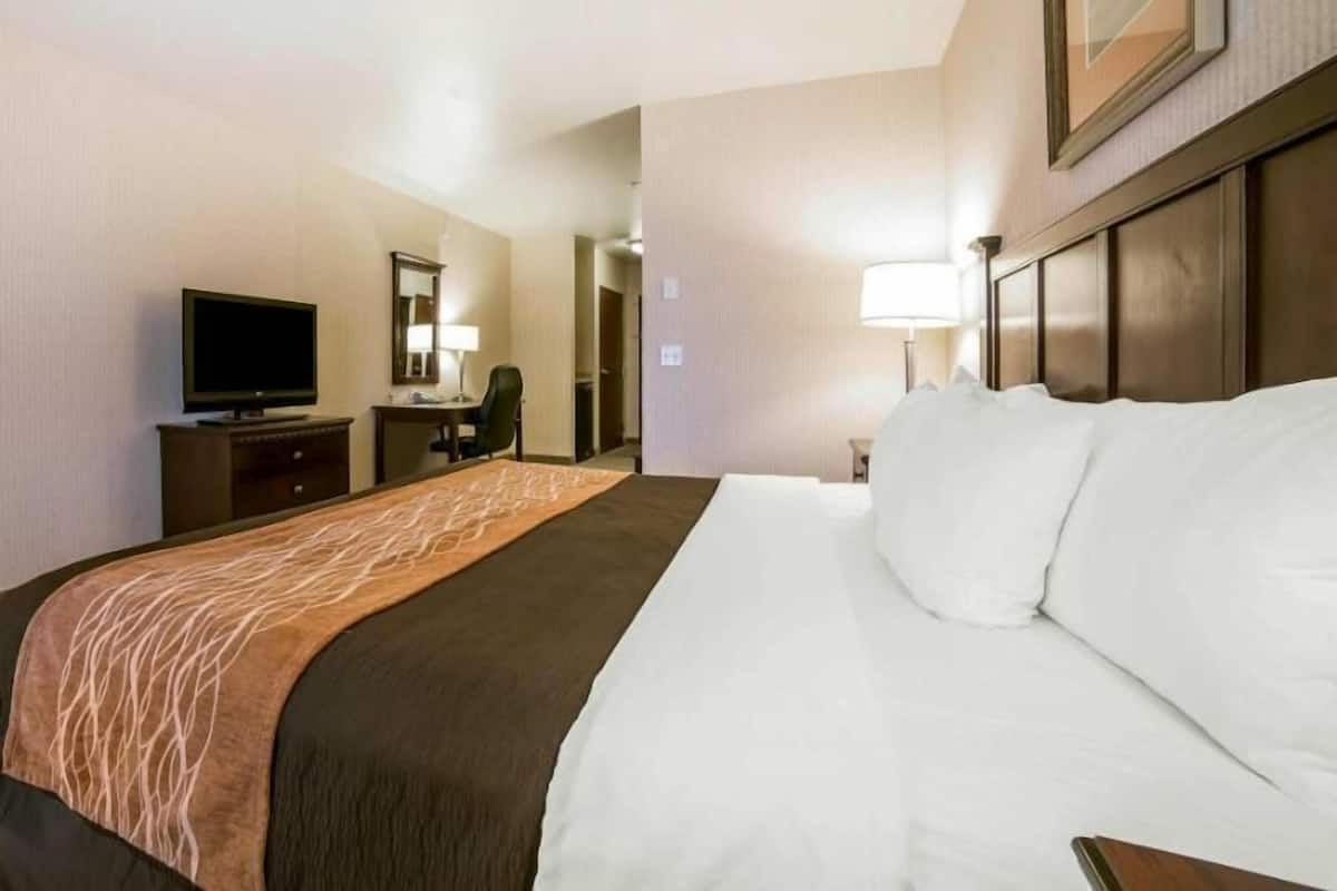 Bureau, fer et planche à repasser, Wi-Fi gratuit, draps fournis