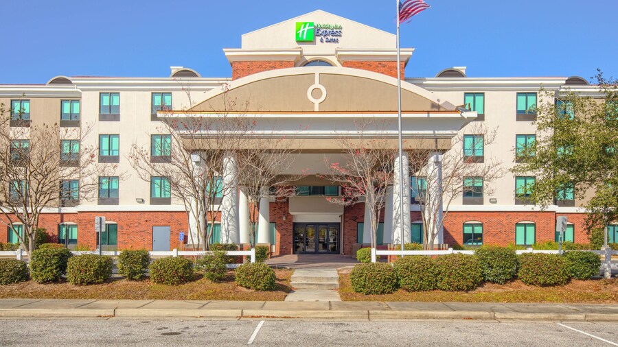 Holiday Inn Express & Suites Gulf Shores by IHG