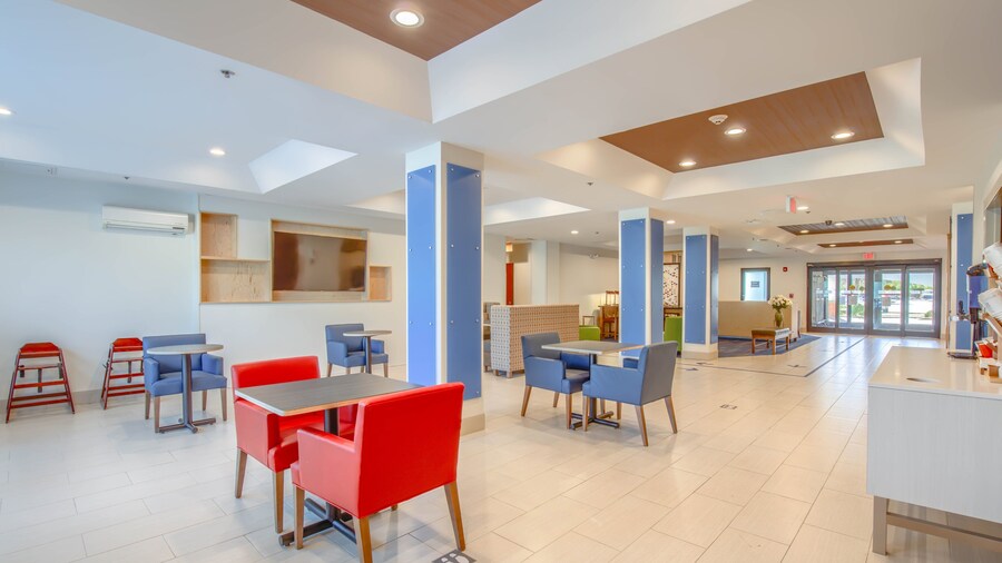 Holiday Inn Express & Suites Gulf Shores by IHG