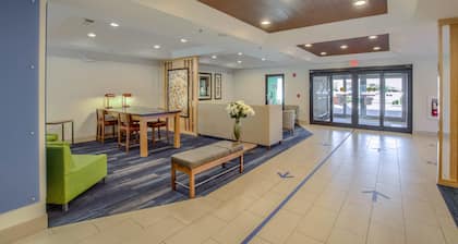 Holiday Inn Express & Suites Gulf Shores by IHG