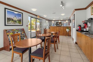 Mini-fridge, microwave - Express Inn and Suites (Westwego)