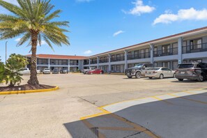Front of property - Express Inn and Suites (Westwego)