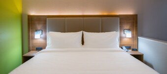 Holiday Inn Express & Suites N Waco Area - West by IHG