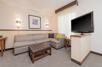 Room, 1 King Bed with Sofa bed (High Floor) | Premium bedding, pillowtop beds, in-room safe, desk at Hyatt Place Charleston Airport/Convention Center