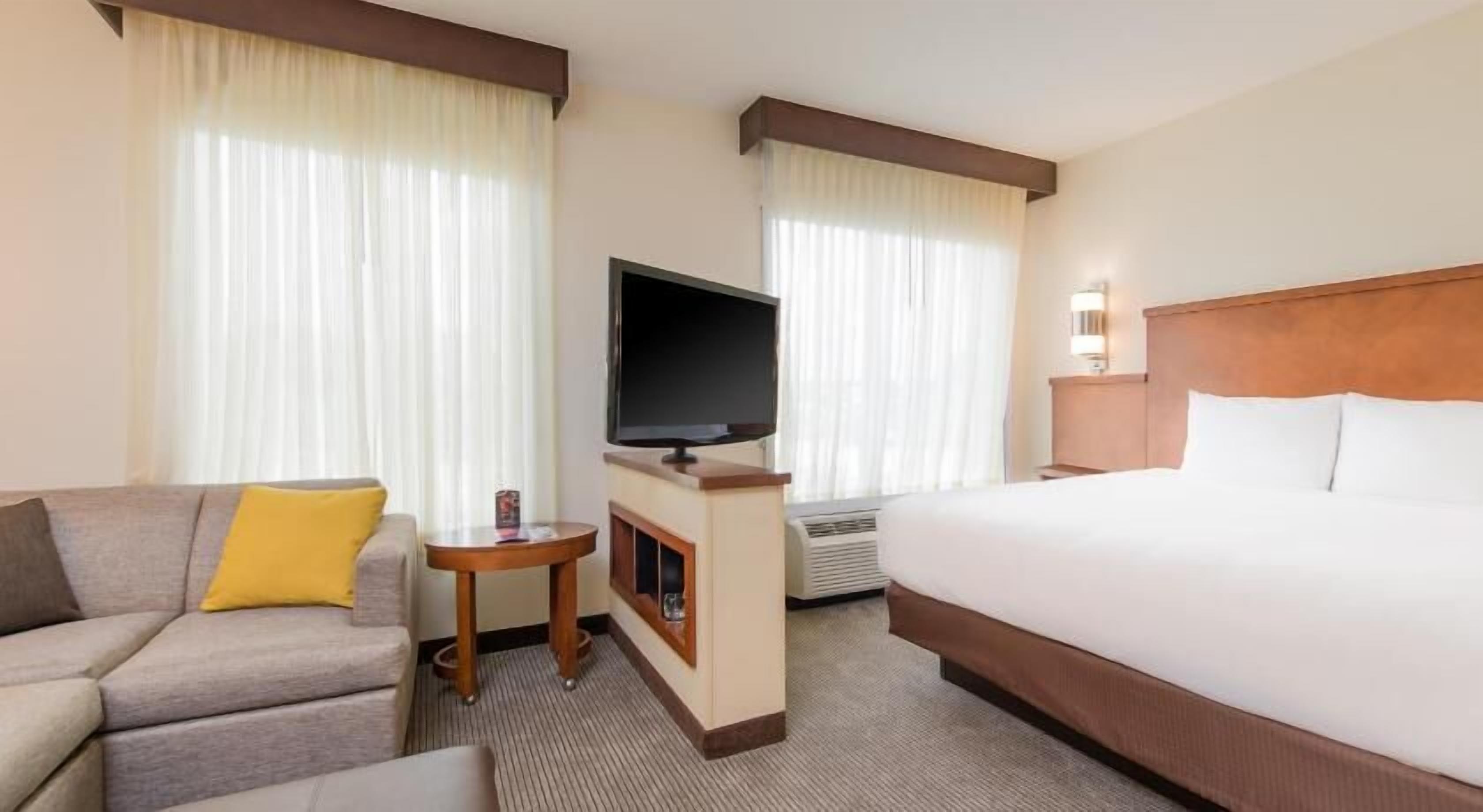 Premium bedding, pillow-top beds, in-room safe, desk