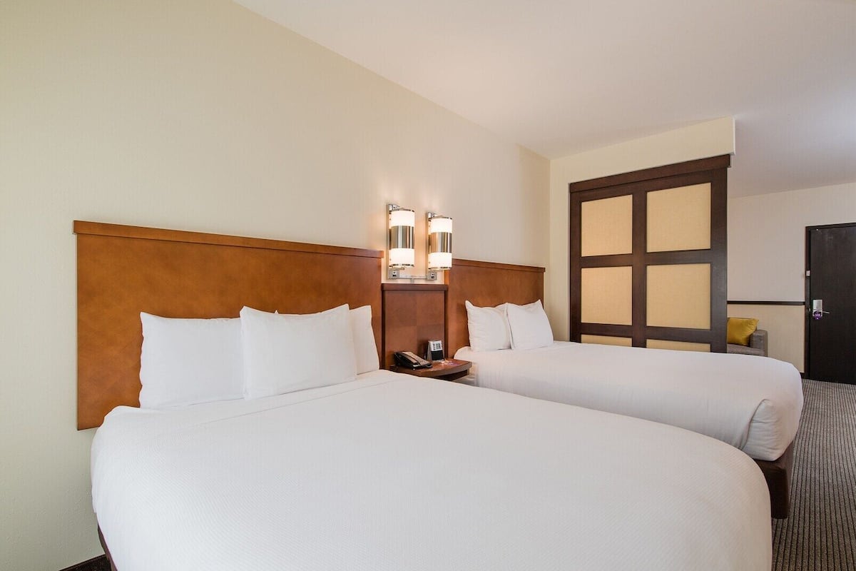 Premium bedding, pillowtop beds, in-room safe, desk