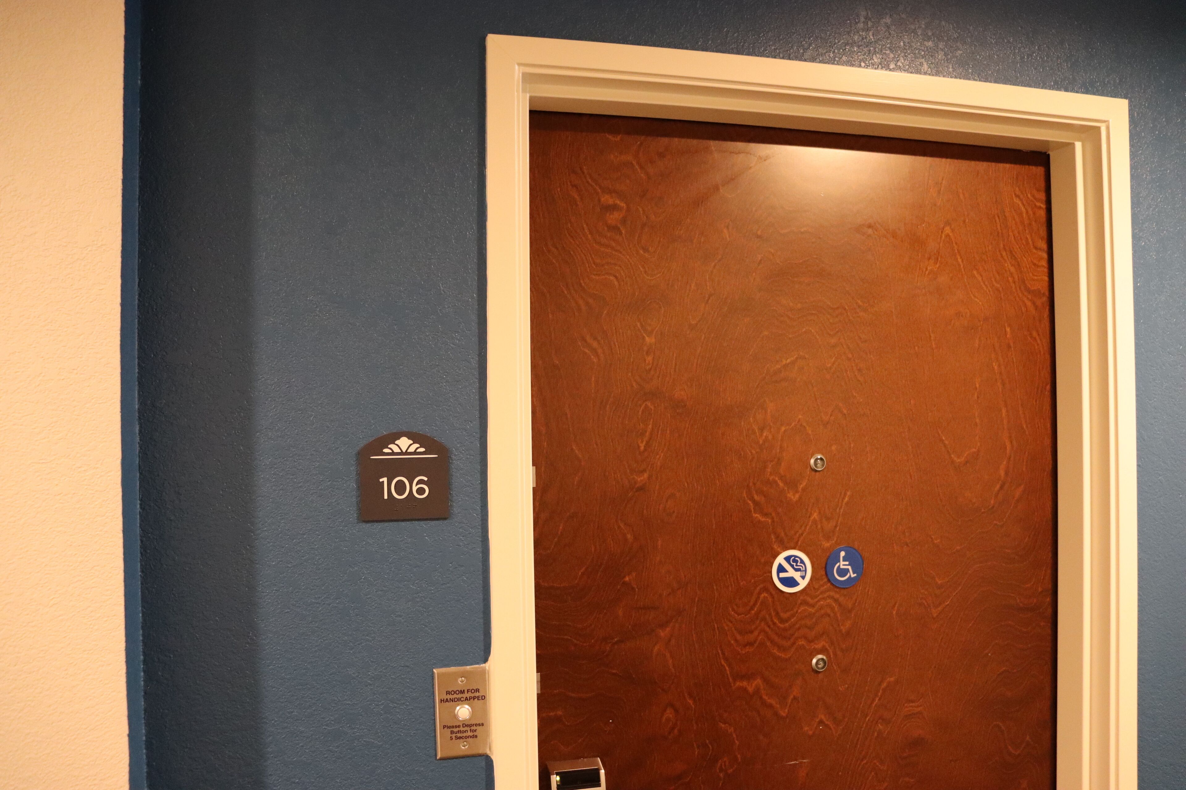 Rum - 2 queensize-sängar - tillgänglighetsanpassat - icke-rökare | Utsikt från rummet