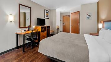 Premium bedding, in-room safe, desk, iron/ironing board