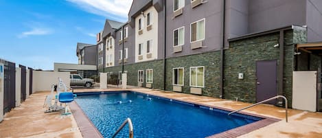 Outdoor pool, sun loungers