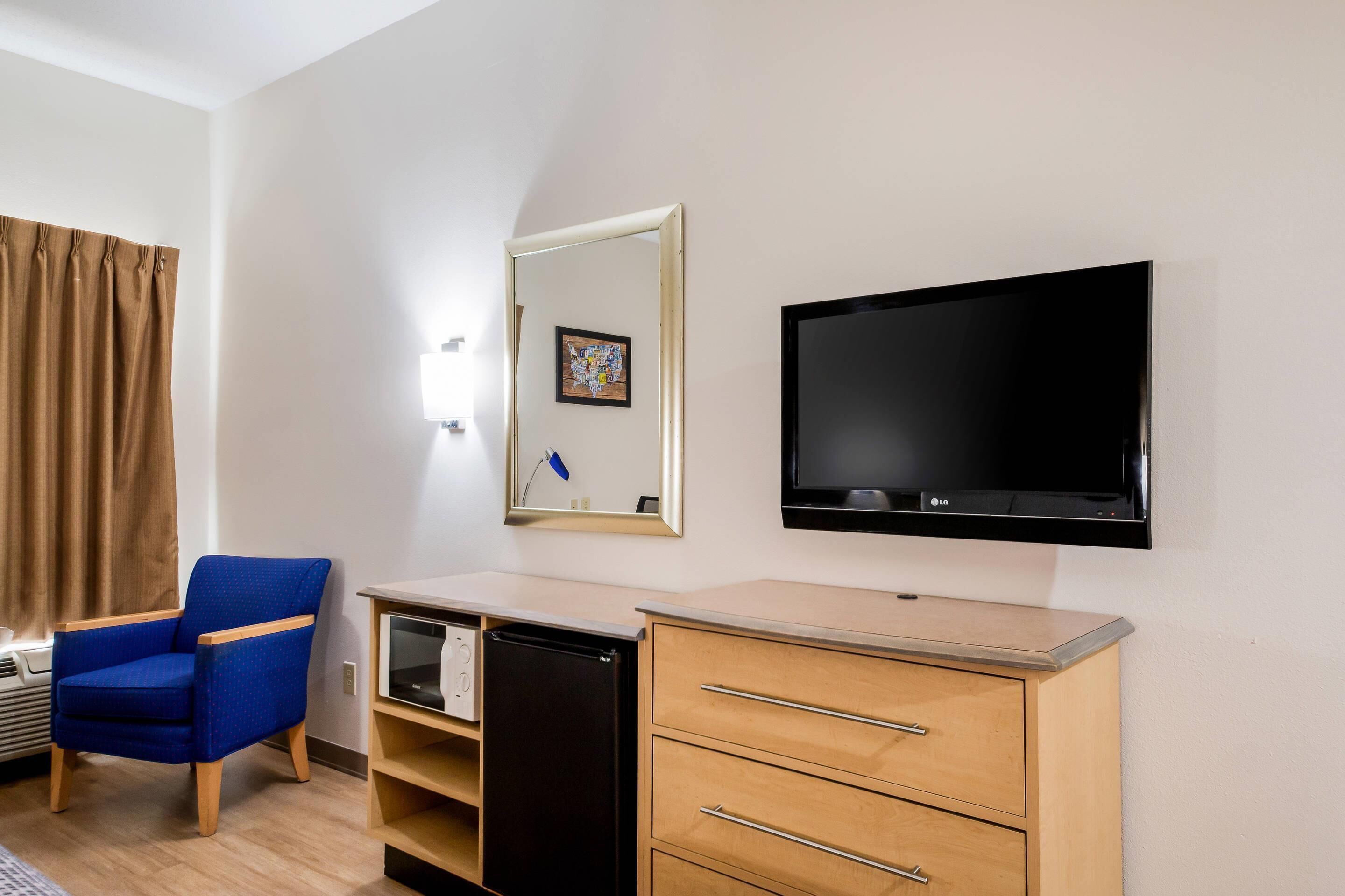 Luxe beddengoed, een kluis op de kamer, een bureau