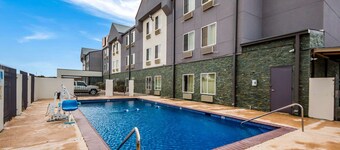 拉雷多 - 新拉雷多伊克諾飯店  