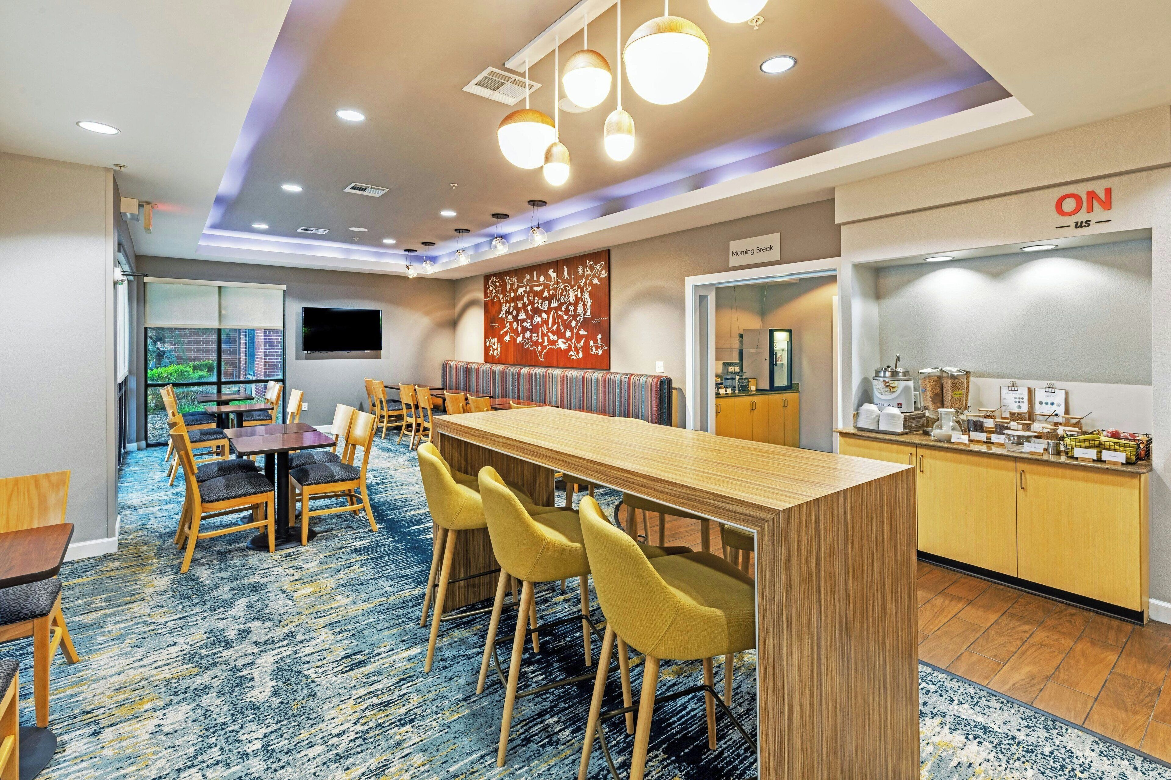 Free daily continental breakfast