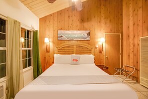 Bed sheets - Arrowhead Tree Top Lodge (Lake Arrowhead)