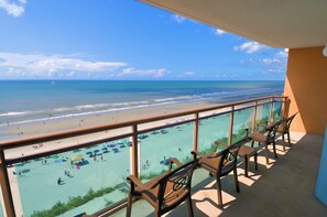 Condo, 3 phòng ngủ (Oceanfront) | Quang cảnh ban công