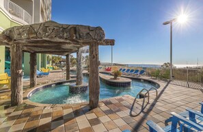 Outdoor pool - Club Wyndham Towers on the Grove (North Myrtle Beach)