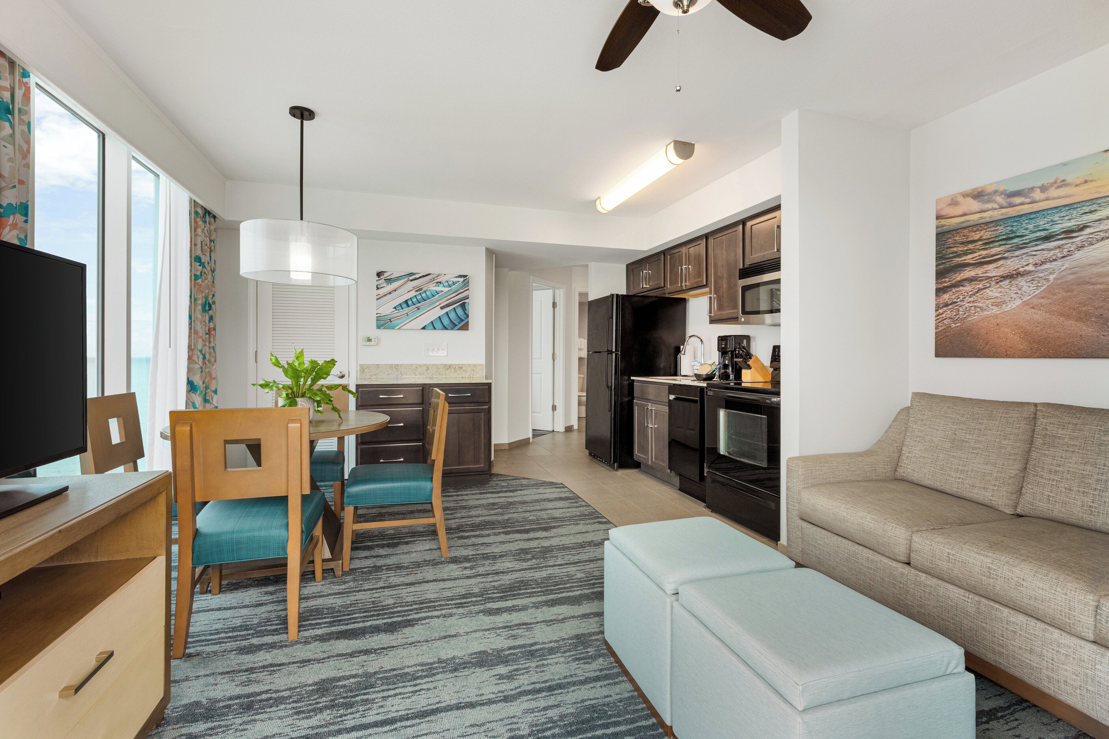 standard suite, 1 bedroom | living area | lcd tv